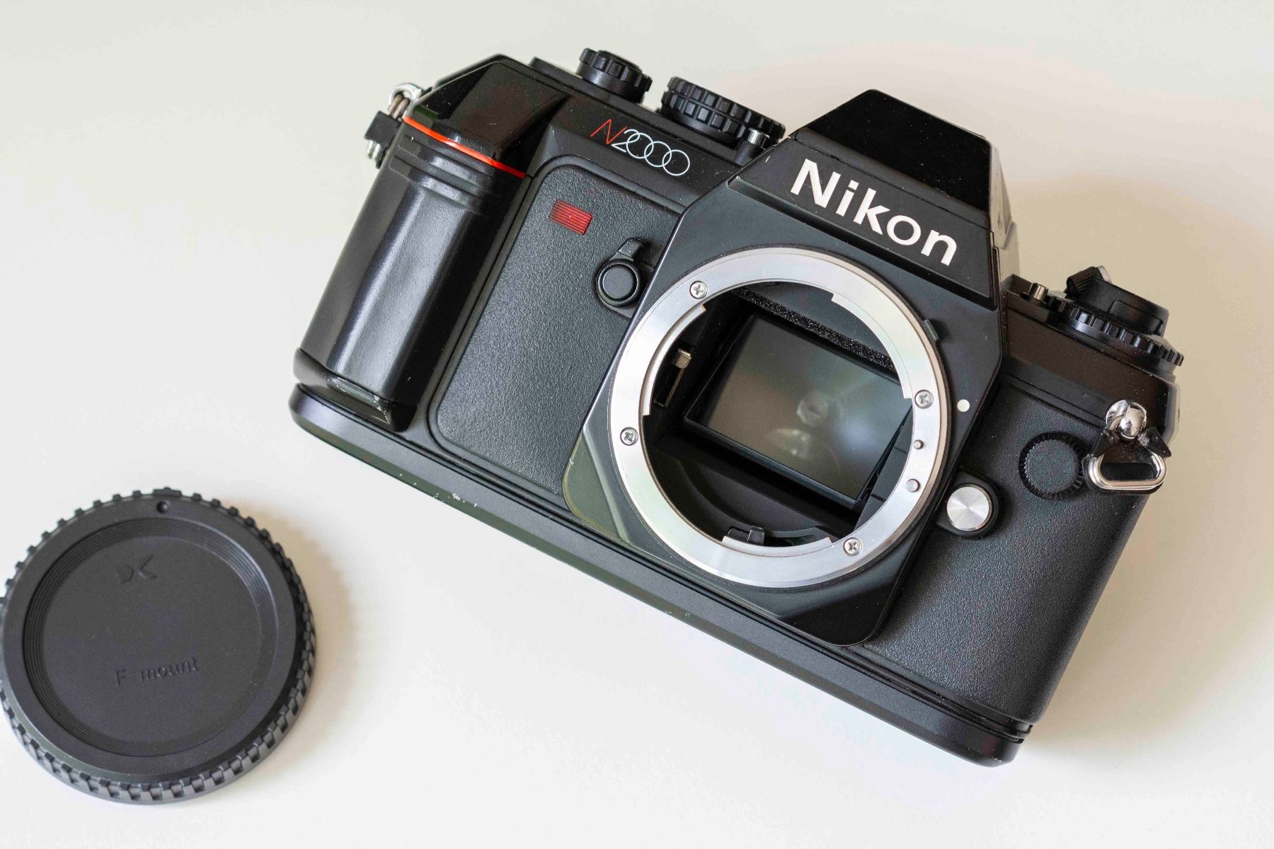 Nikon Fotocamera: Nikon N2000 / F301 Analogkamera – Usato da Schwerzenbach venduto da floridan 1