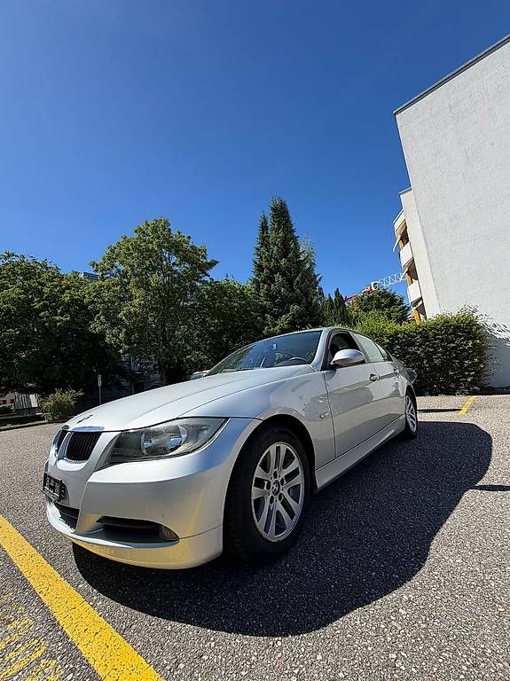 BMW Autos: Auto BMW 320i – D'occasion à Dulliken par lej_lfp7 1
