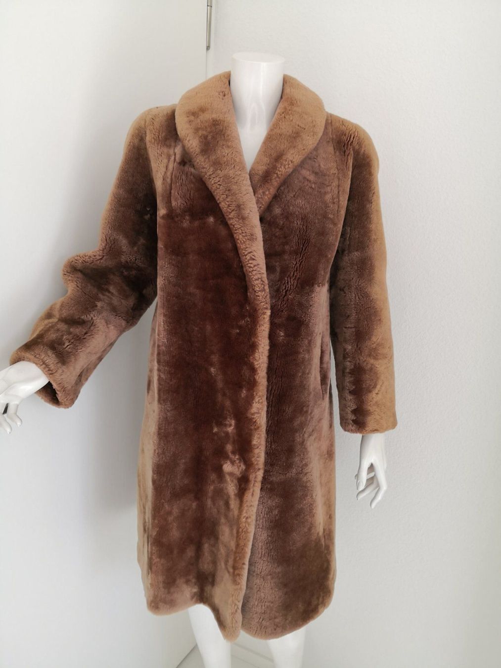 Manteaux: 🤩BISON PELZ-MANTEL VINTAGE – D'occasion à Olten par Naja-Twins-Twins 1