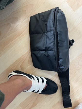 Calpak Puffy Luka Belt Bag Black - Perfect Summer Essential!