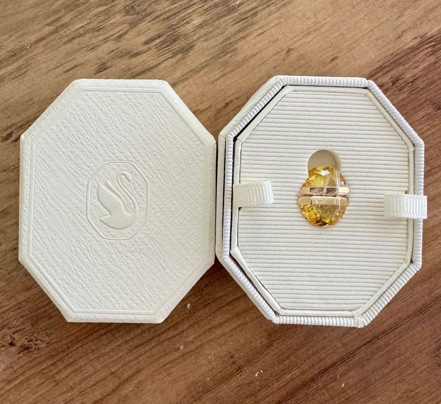 Swarovski Orecchini pendenti & Orecchini a lobo: Swarovski Lucent Ear Cuff – Nuovo e nell'imballaggio originale da Jona venduto da amy_pjw 2