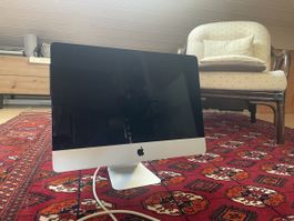 IMac 21.5“ inklusive Apple Maus und Tastatur