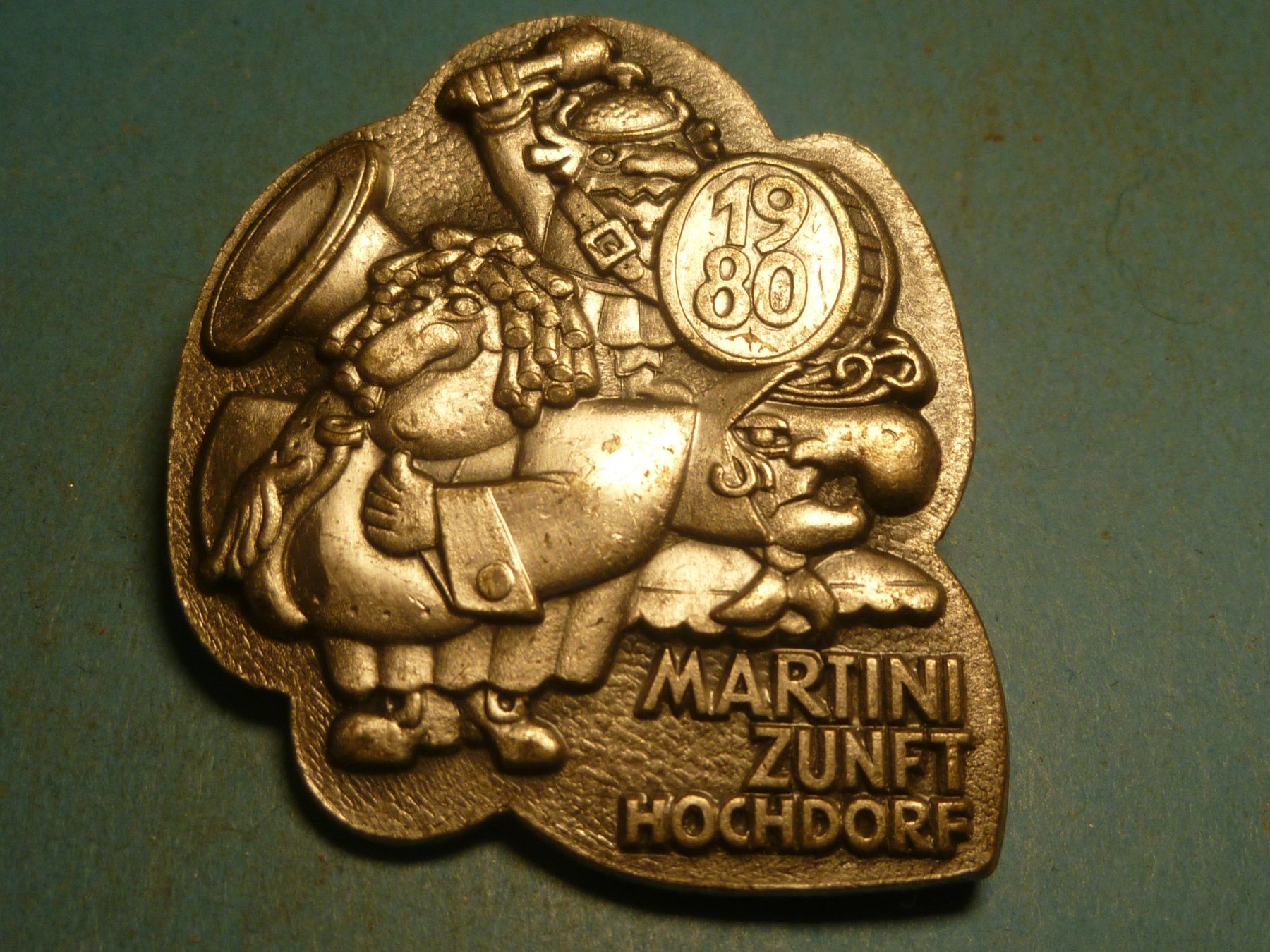 Placchette & Badge: HOCHDORF 1980 SILBER – Usato da Ried (Muotathal) venduto da Mandarin02