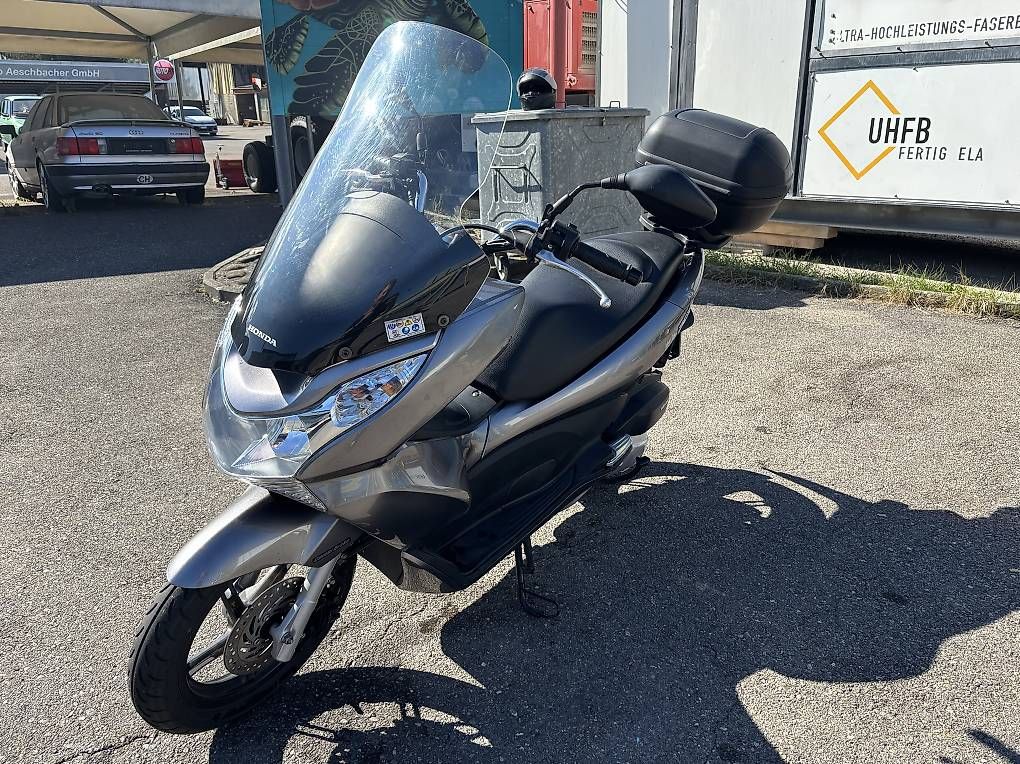 Scooter: Zuverlässiger Roller zu verkaufen  – Usato da Wattenwil venduto da Oehmer 1
