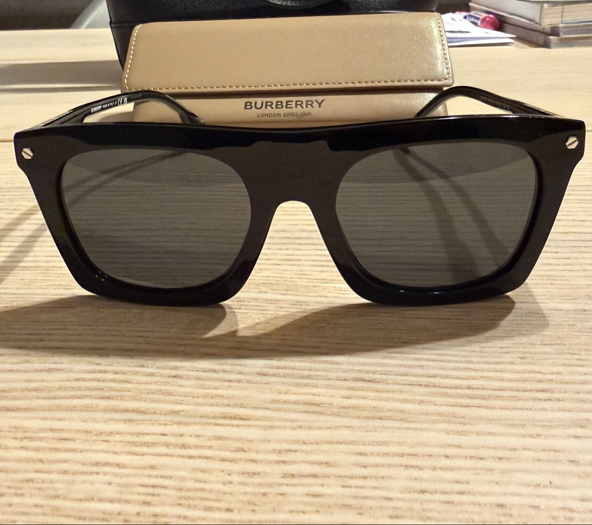 Burberry Brillen & Gläser: Burberry sunglasses  – Gebraucht aus Luzern von rec_8srh