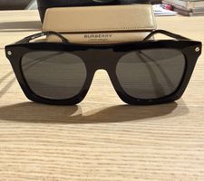 Burberry sunglasses 
