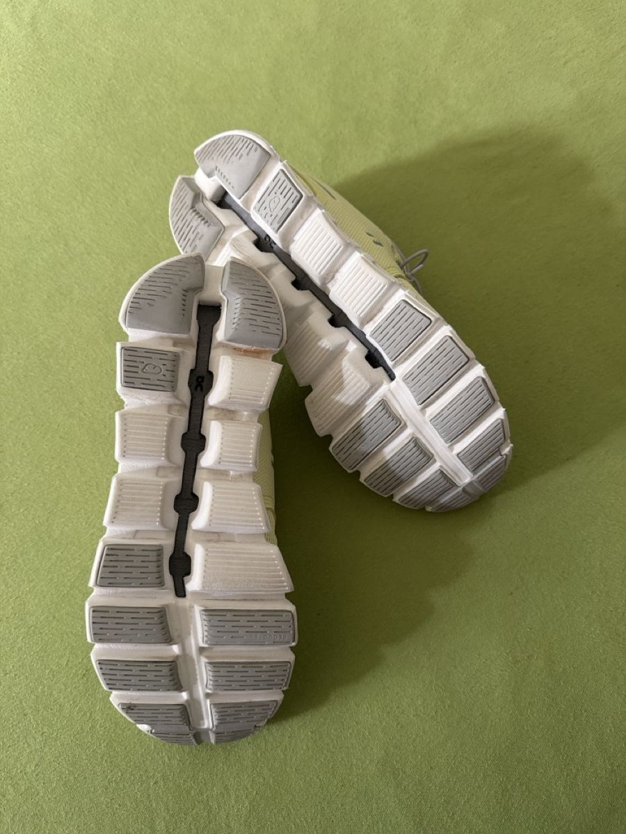 On Scarpe da donna: ON cloud Swiss Engineering shoes  – Usato da Sementina venduto da bru_vpp5 4