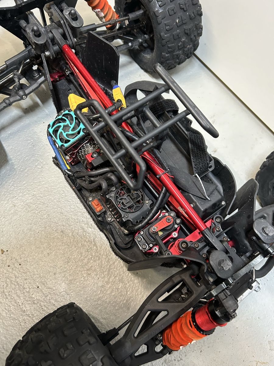 arrma-kraton-6s-1-8-mit-diversen-verbesserungen-gebraucht-in