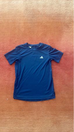 Adidas atmungsaktives Sport T-Shirt, 140