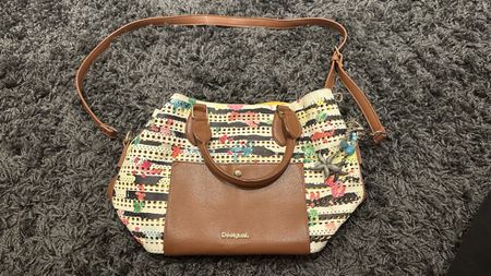 Handtasche Desigual gestreift Blumenmuster mit Anhänger