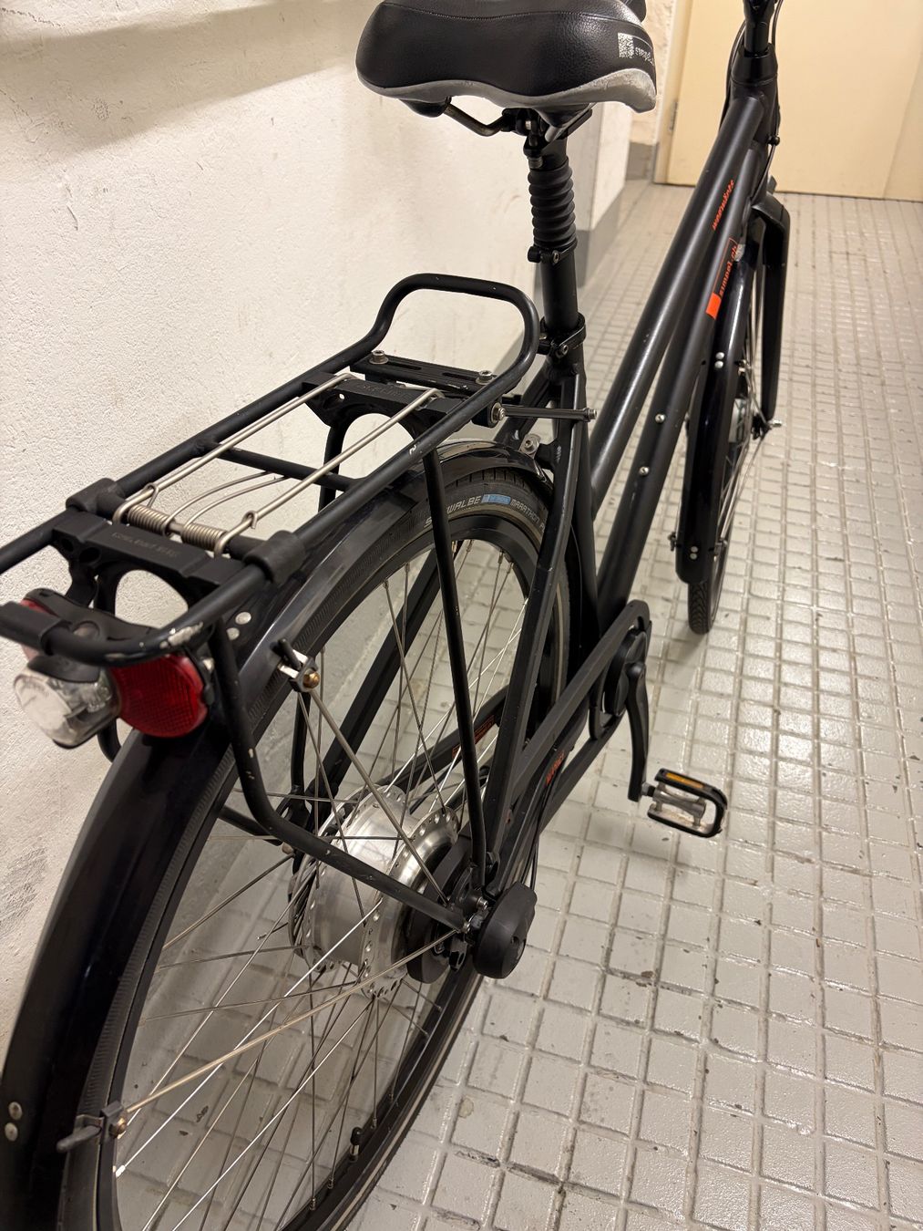 Simpel Vélos: Simpel Damen vélo Fahrrad 28 Zoll schwarz – D'occasion à Bern par 18kara 2