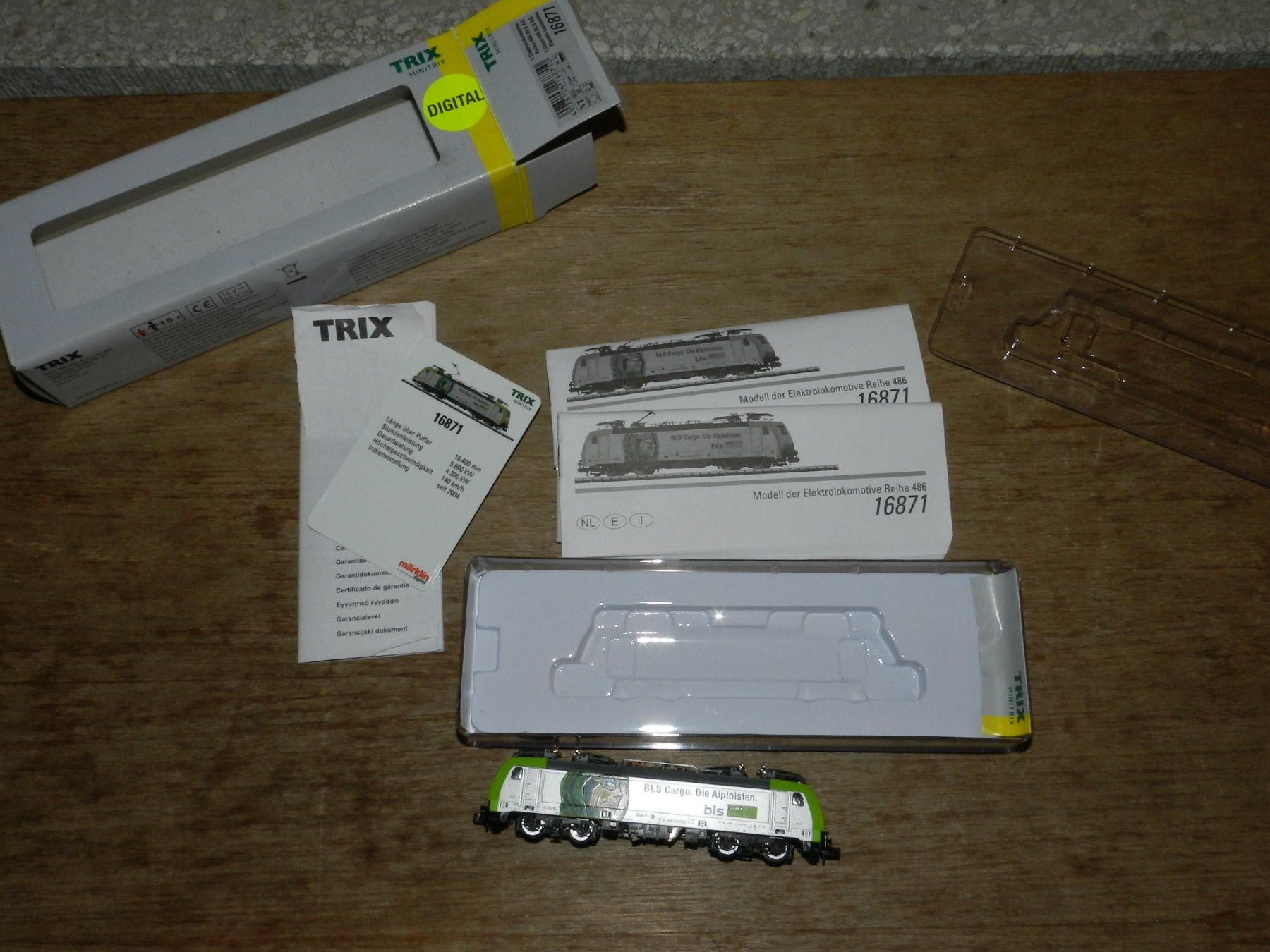 Trix Modelleisenbahnen: Minitrix Spur N Digital E Lok BLS Cargo – Gebraucht aus Jona von  1