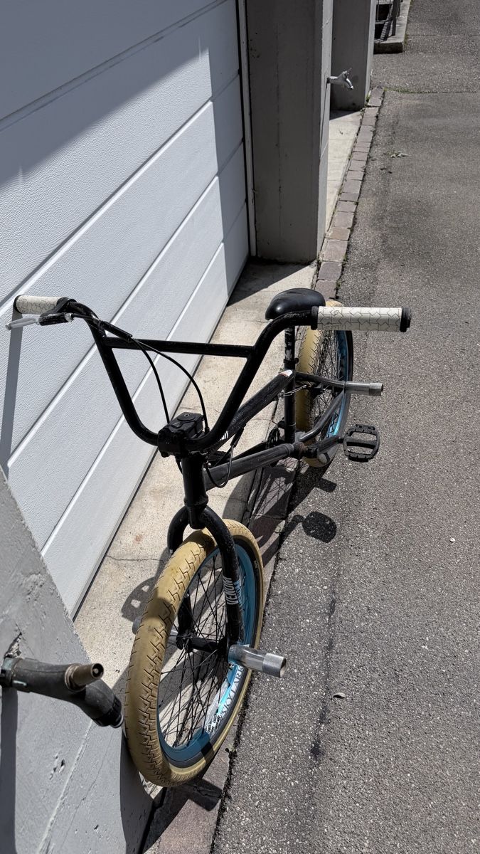 Biciclette: BMX Velo schwarz / blau Gebraucht – Usato da Embrach venduto da skeni02 1