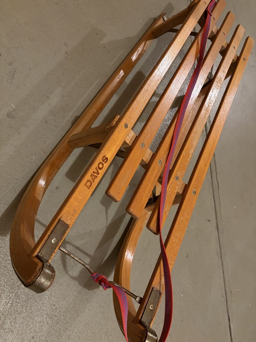 Davos Slitta: Vintage Davos Sledge - Ready for Winter Fun! – Usato da steinhausen venduto da blockfr