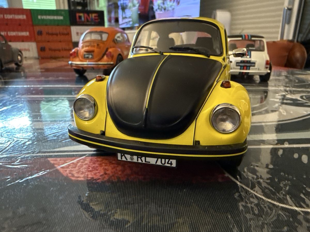 Volkswagen Modellini d'auto: VW Käfer 1303 1:18 – Nuovo (secondo la descrizione) da Basel venduto da Zomeg 1