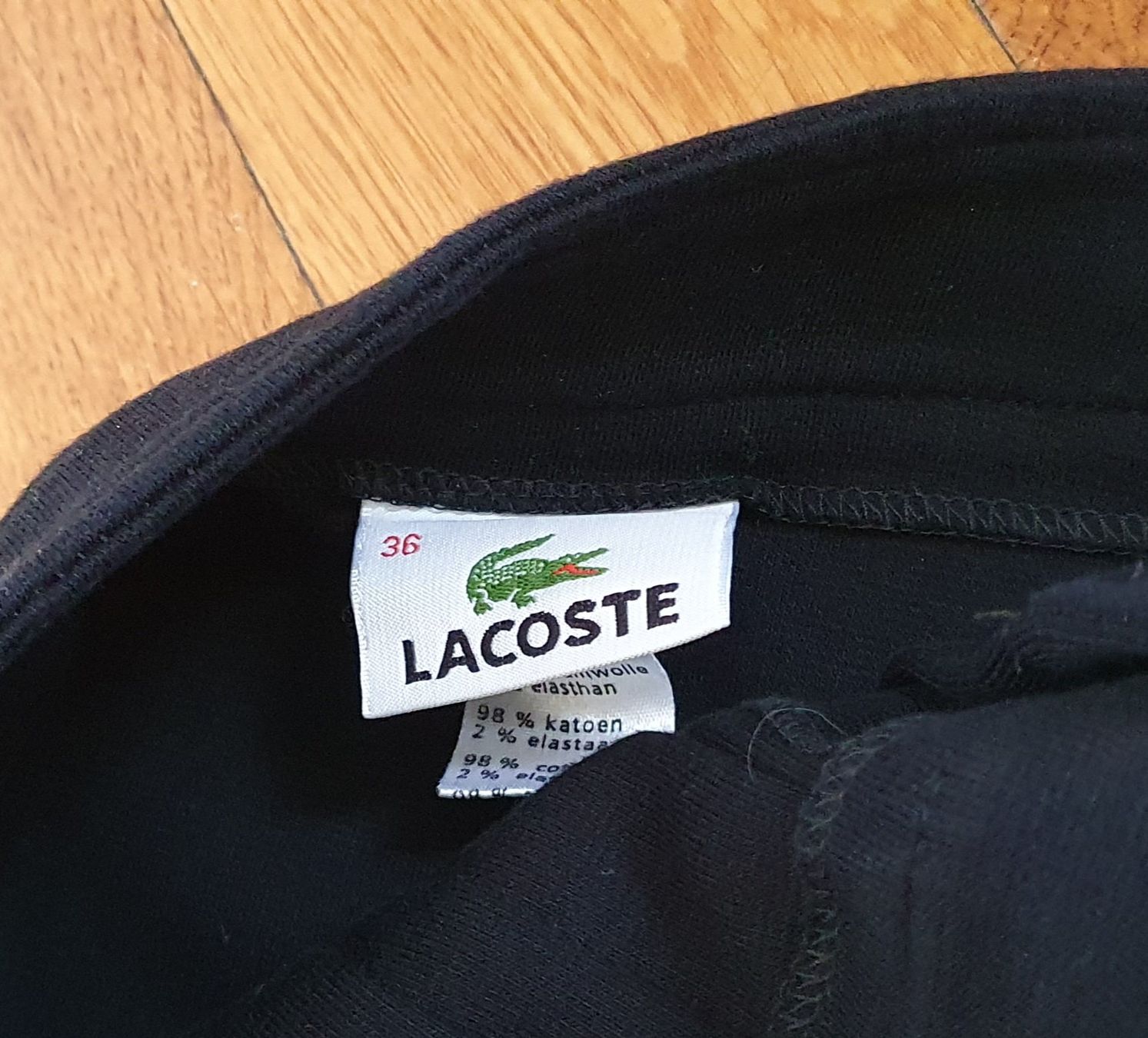 Lacoste Gonne: Jupe Lacoste noire taille 36 – Nuovo (secondo la descrizione) da Lausanne venduto da Xenita 1