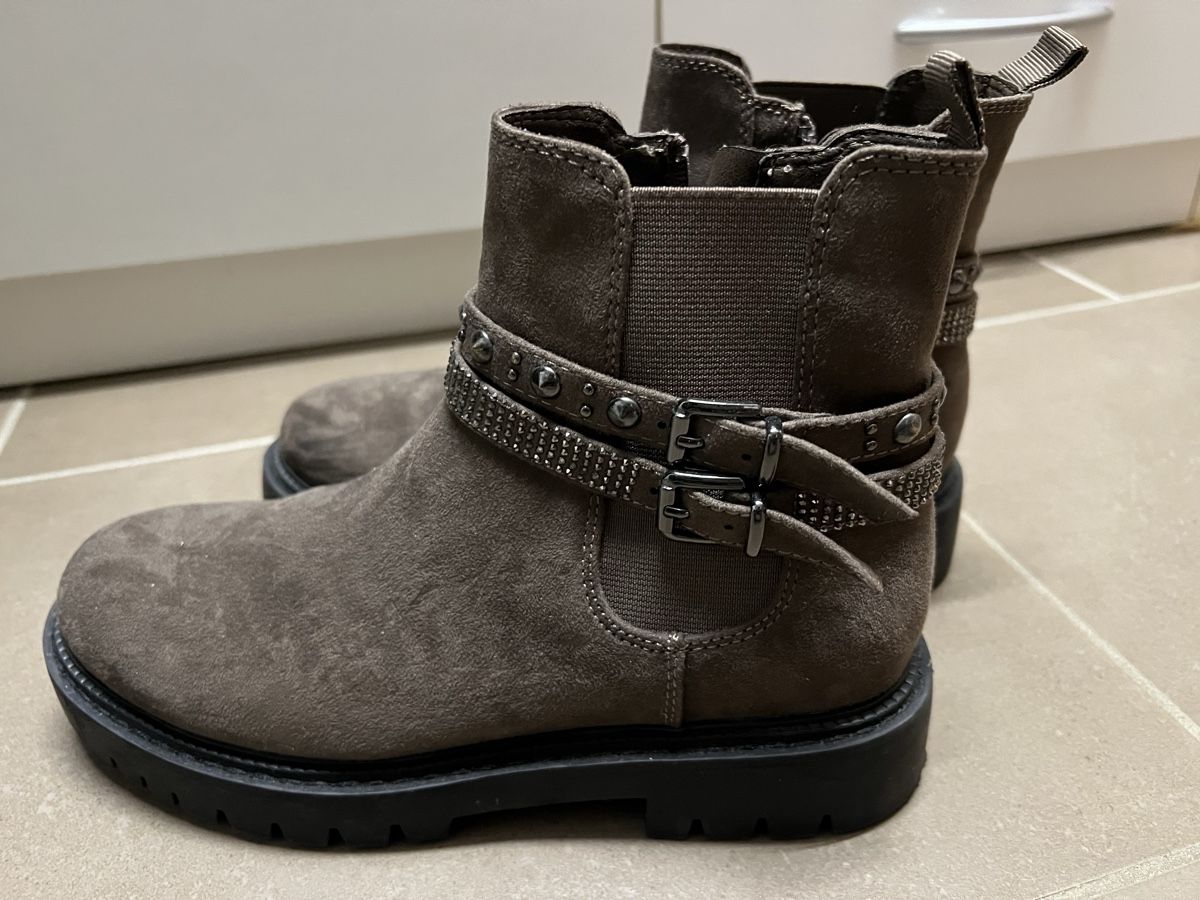 Scarpe per ragazze: Stiefeletten Gr. 37 – Usato da Holderbank AG venduto da bg79