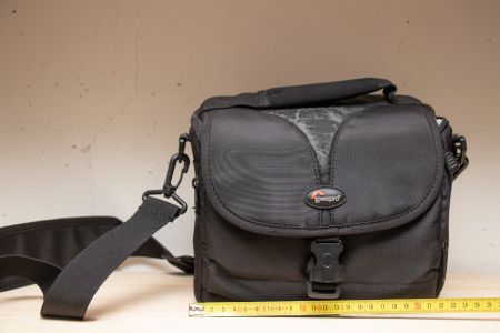 LOWEPRO Rezo 160 AW Camera Bag  Kameratasche Tasche