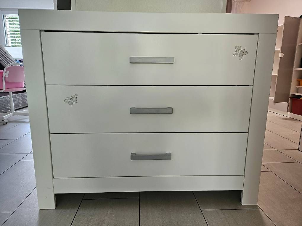 Commodes: Neuwertige Kommode – D'occasion à Frauenfeld par Sommer30714