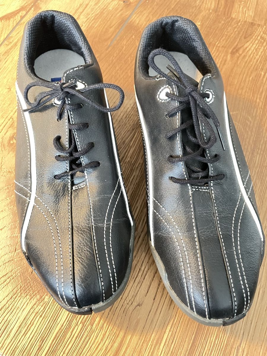 Scarpe da donna: Golfschuhe – Usato da Ennetbürgen venduto da scriccolo