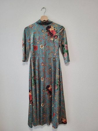 Robe Turquoise-Argent avec motif floral, taille M