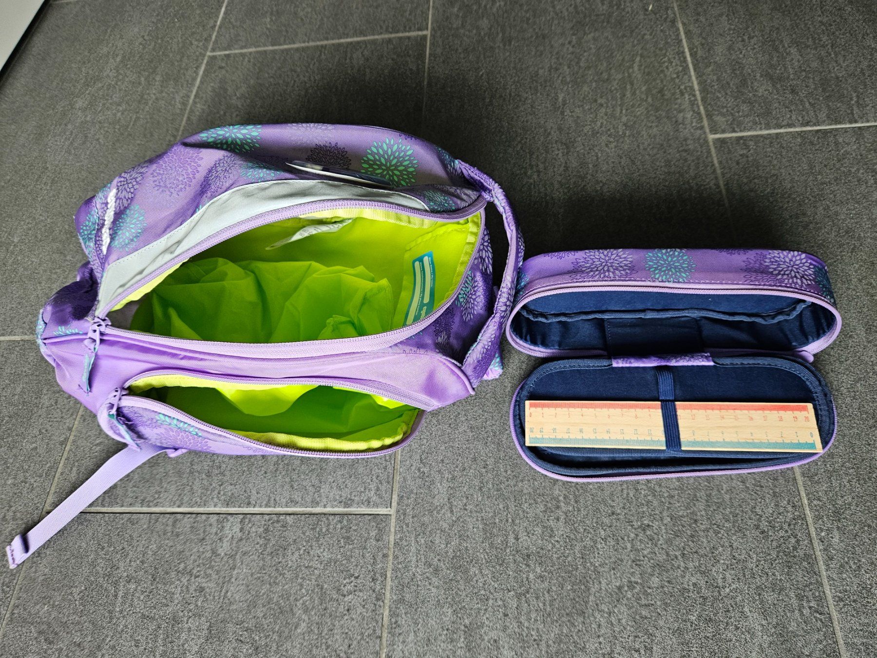 Ergobag Borse & Zaini: Ergobag pack Schulrucksack Set SchlittenzauBär Glow – Usato da Winterthur venduto da Dage01 5