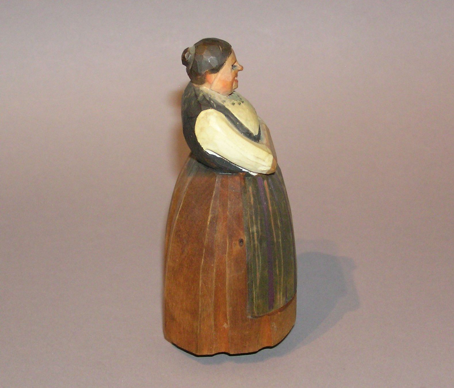 Figurines: HUGGLER BRIENZ HANDGSCHNITZTE BÄUERIN – D'occasion à Grenchen par Antique-hunter 5