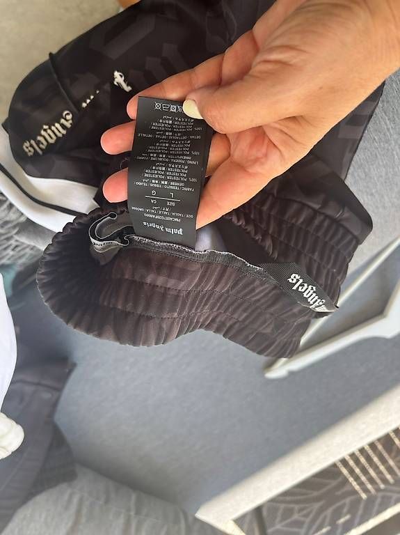 Kleiderpakete: Palm Angels Jacke und Hose – Gebraucht aus Rümlang von NeomiM 4