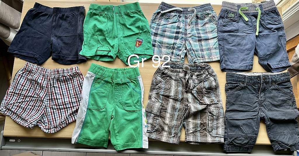 Pantalons: Kurze Hosen Grösse 92 – D'occasion à Fehren par Flugzeug1177 1