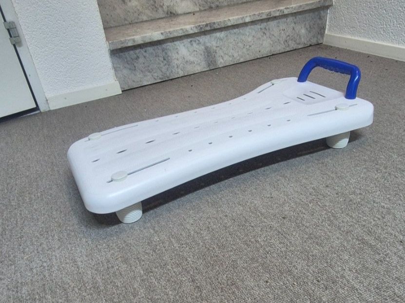 Tout pour le bain: Duschbrett Badewannenbrett – D'occasion à Huttwil par Hpb7