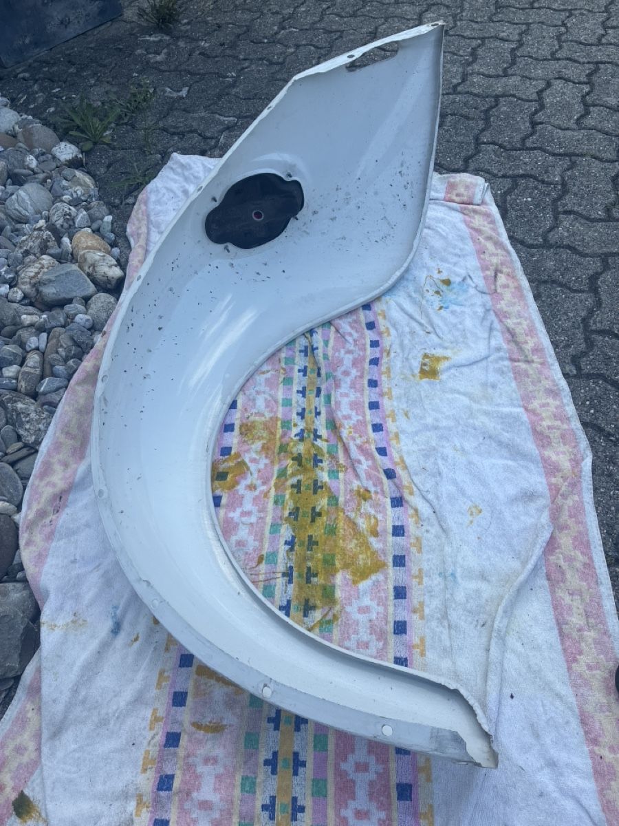 VW Tutti pezzi di ricambio auto: VW Käfer Flügel hinten recht – Usato da Felsberg venduto da schwarzin 4