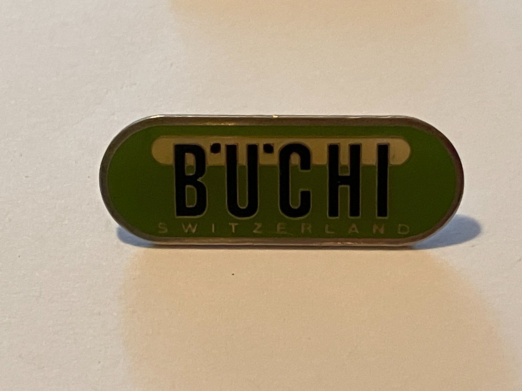 Placchette & Badge: 1 Pin Büchi Switzerland – Usato da Basel venduto da djwwpp