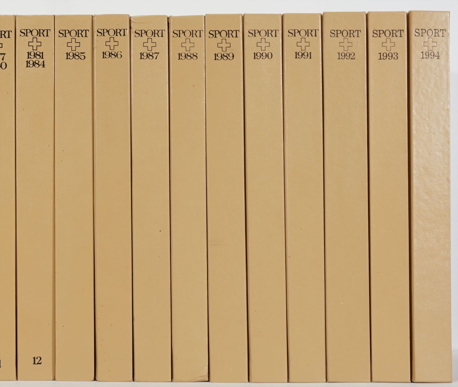 Libri: 22 Bände Sport Schweiz 1820-1994 – Usato da Meggen venduto da Brockitare 9
