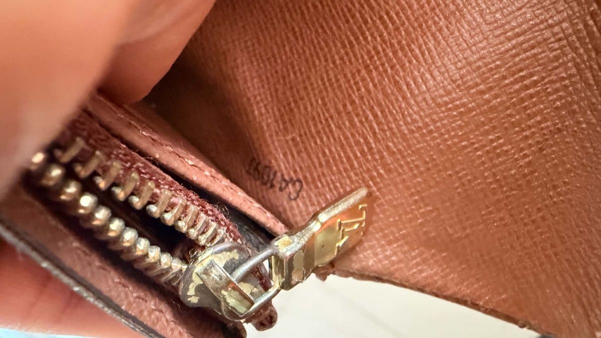 Louis Vuitton Portamonete: Louis Vuitton Monogram Sarah Wallet – Usato da Widnau venduto da Pukpan_99 4