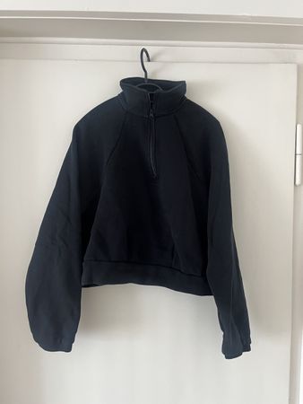 Black Cropped Half-Zip Fleece Pullover - Size L eher klein