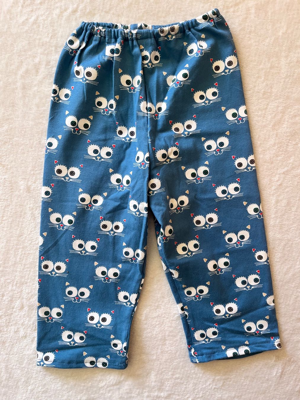 Hosen: 1 Kinderhose selbst genäht – Neu und originalverpackt aus Büsserach von bor_s88m