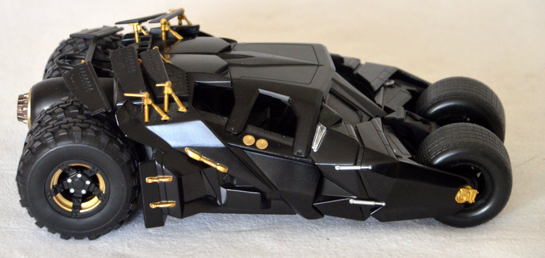Hot Wheels Modellini d'auto: Hot Wheels Minicar 118 Batmobile – Usato da Collonges venduto da arashee