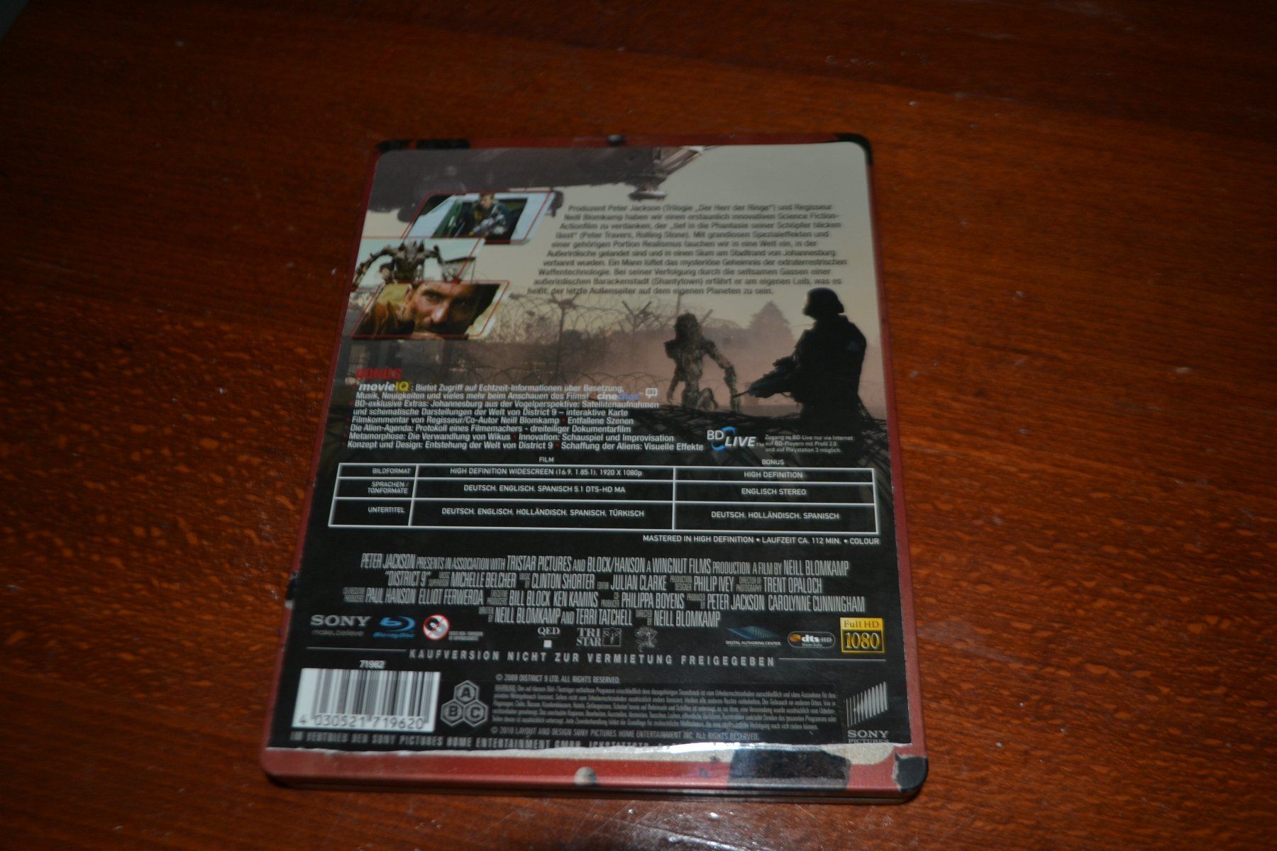 Tous les DVDs: District 9 Steelbook – D'occasion à Laupen ZH par chefdom 1