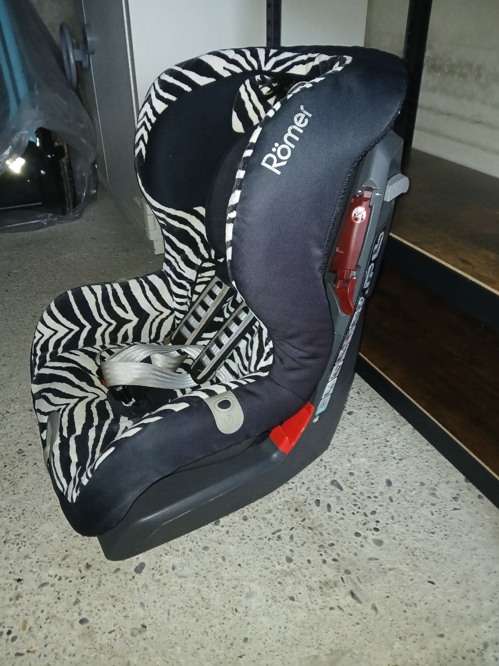 Britax Römer Seggiolini per auto: Robuster, langlebiger und sicherer Kindersitz in sehr gutem – Usato da Tägerig venduto da Gaet83 2