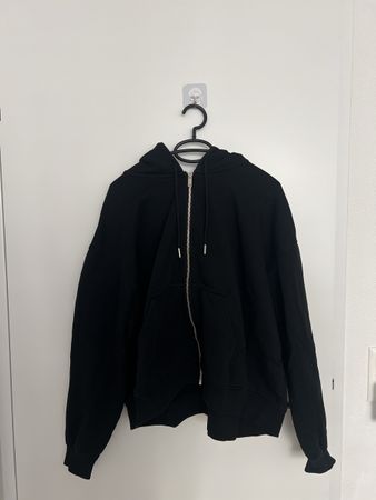 Kapuzenjacke schwarz mit Reissverschluss