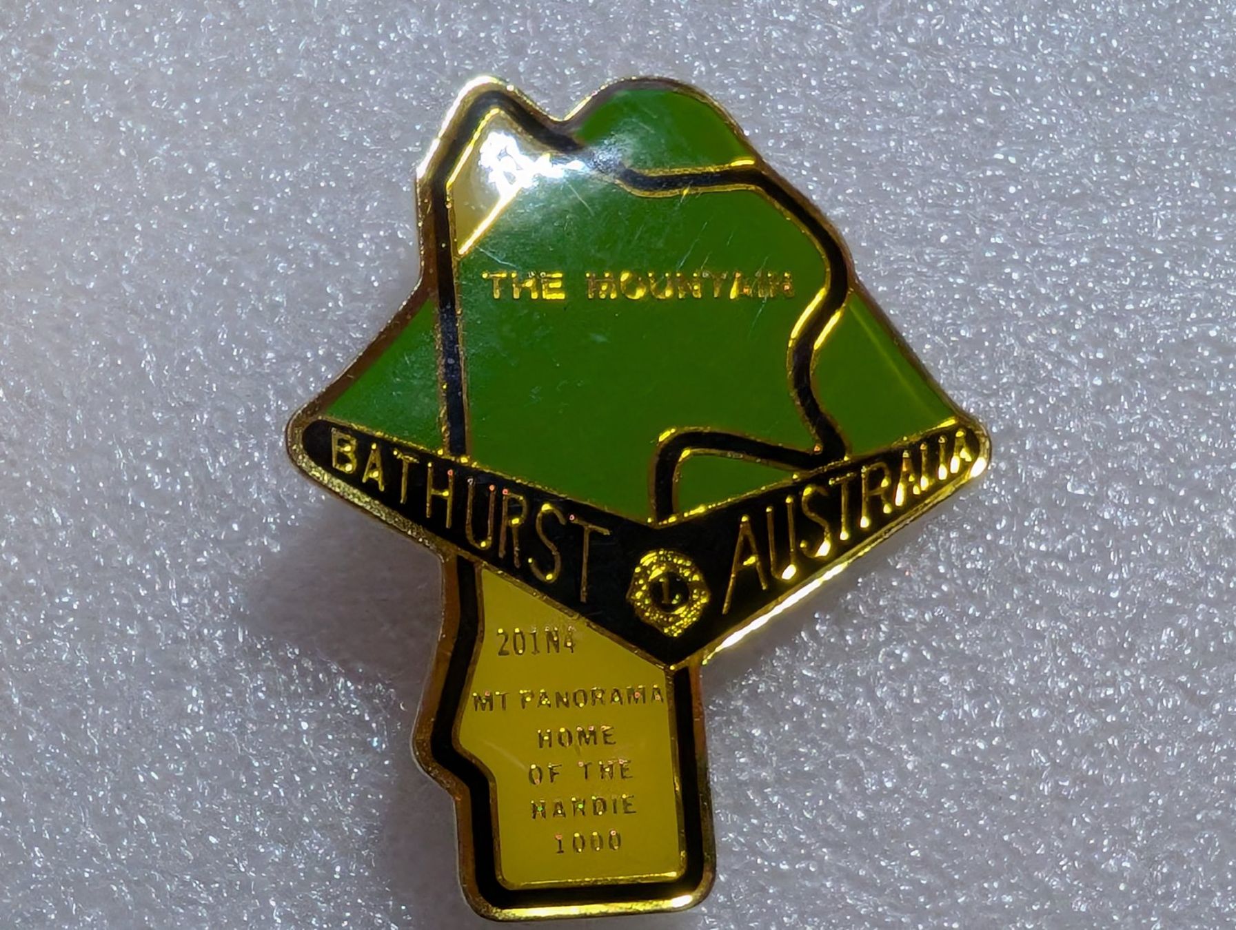 Plaquettes & Badges: Ansteckpin 259: Bathrust Australia – D'occasion à Oppligen par Pin-Fall-Shop