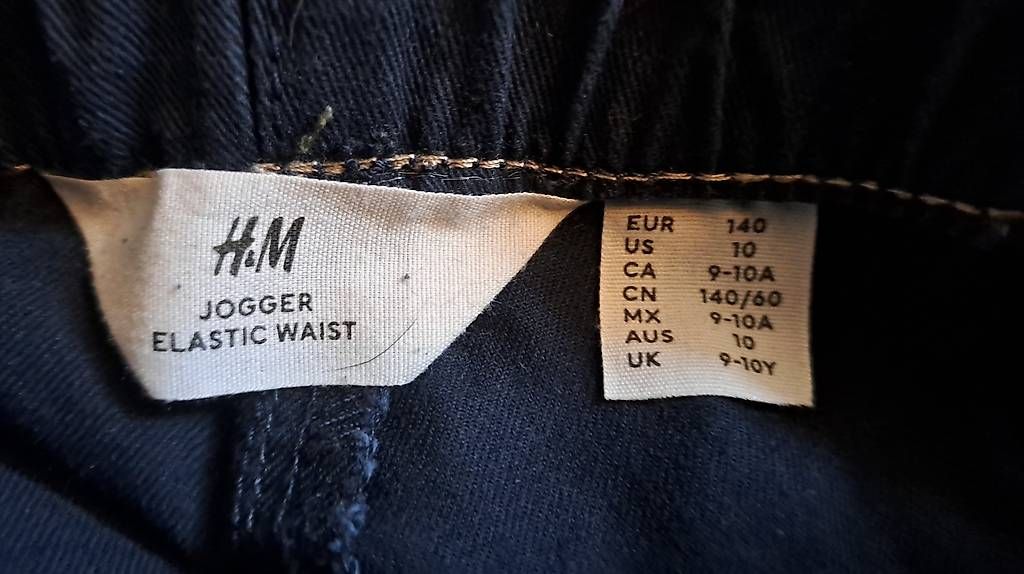 H&M Pantalons: H&M Hosen Gr.140 Jogger – D'occasion à Oberrieden par Raja011 3