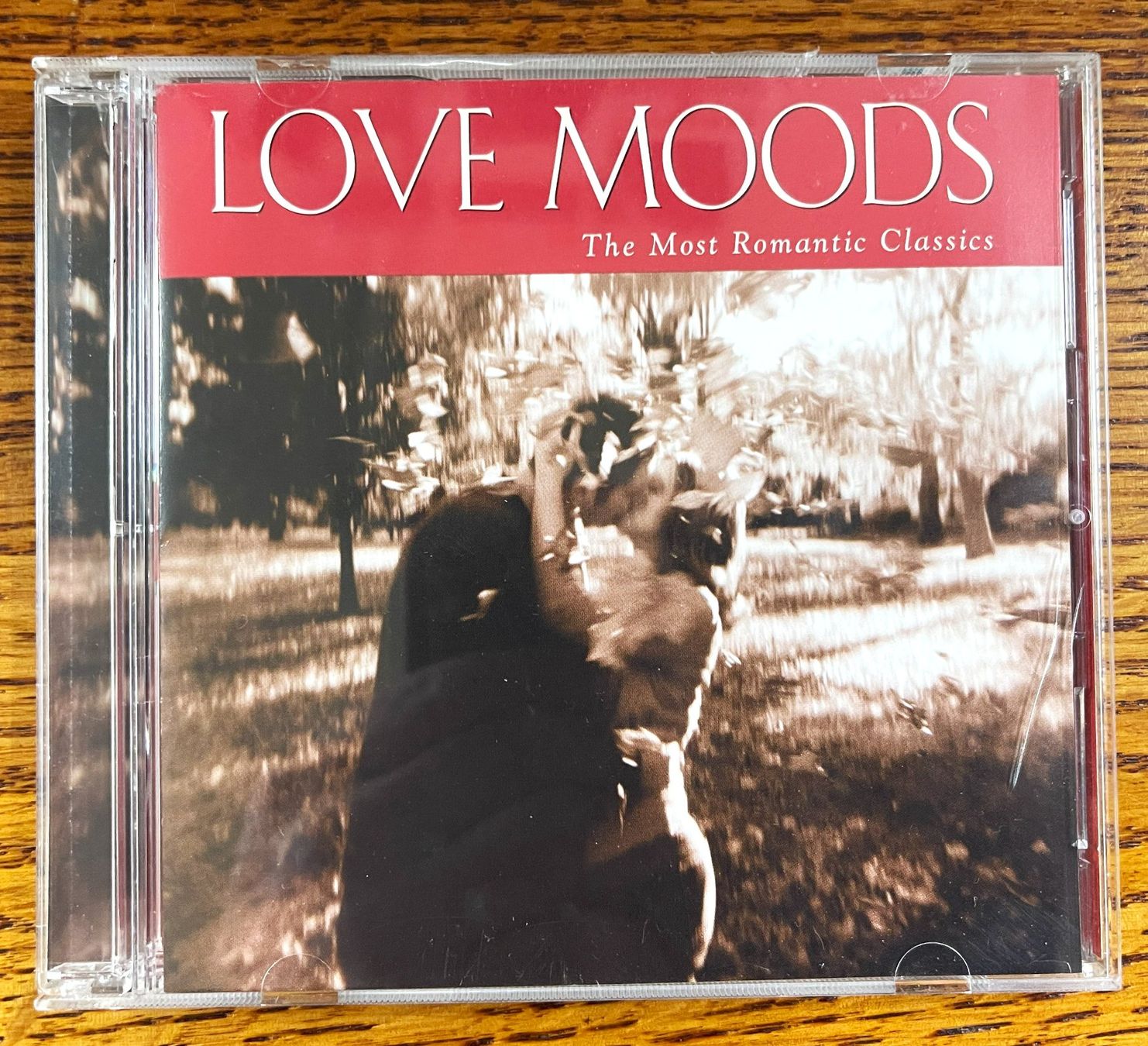 CD: LOVE MOODS-The Most Romantic Classics CD – Usato da Oftringen venduto da Vucki