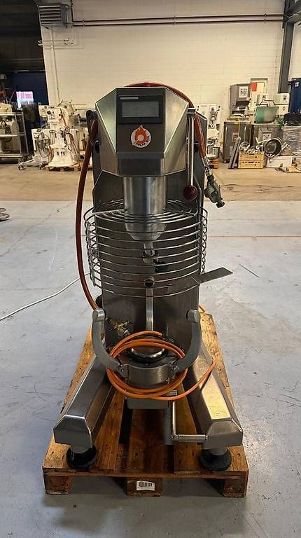 Elettrodomestici da cucina: Artech Einzel Rührmaschine mit Gas – Usato da Brugg AG venduto da lali88 1