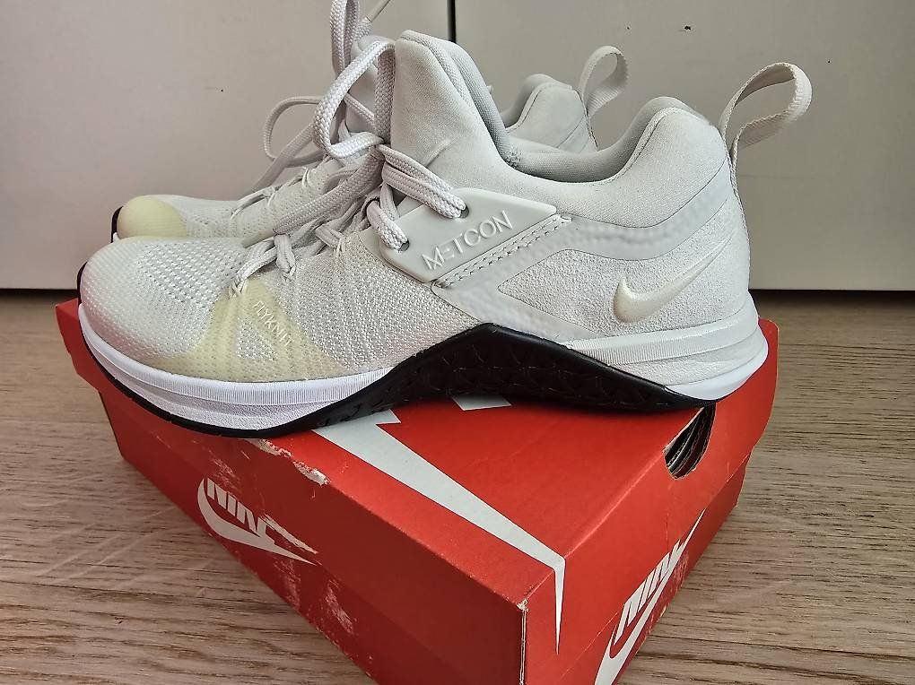 Nike Chaussures femmes: Nike Metcon Flyknit - Grösse 39 – Neuf avec emballage d'origine à Rickenbach b. Wil par Kth_v8 2