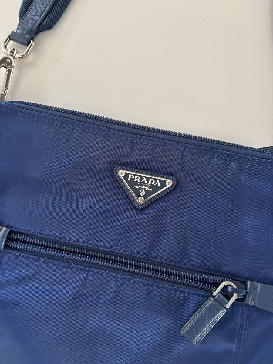 Prada Sacs: Prada Messenger Bag - Navy Nylon – D'occasion à Bulle par lalooo 1