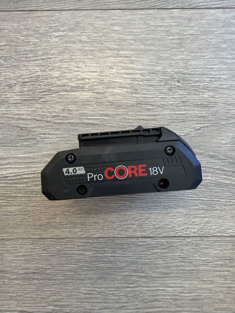 Bosch Caricatori & Batterie: Batterie Bosch ProCORE18V 4.0Ah 18V Li-Ion  – Nuovo (secondo la descrizione) da Lausanne venduto da OFFICINA.shop