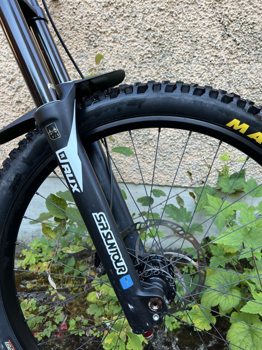 Commencal Biciclette: Commencal Supreme DH V4 – Usato da Winterthur venduto da inlex 2