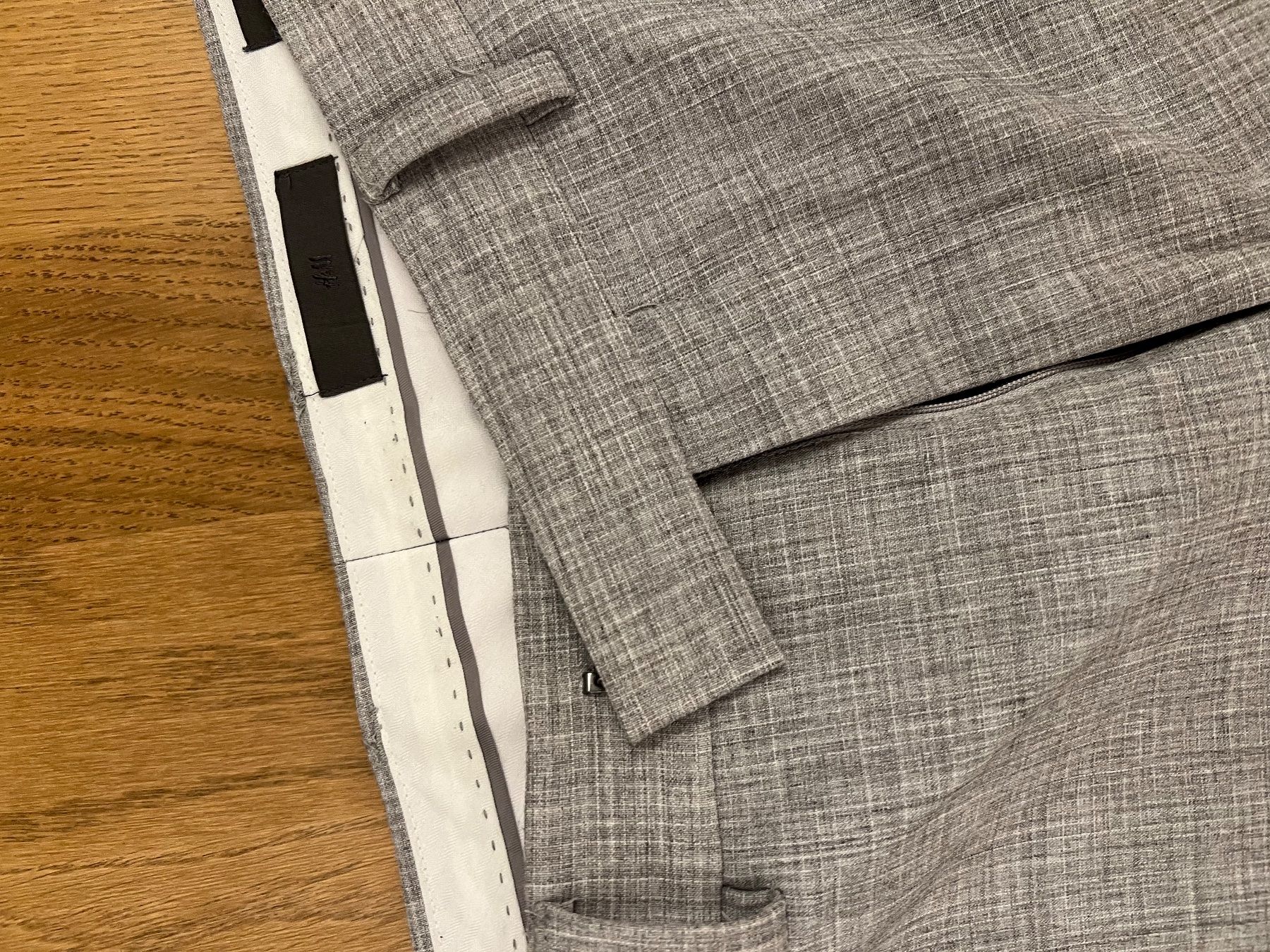 H&M Pantaloni: Hellgraue Hose (slim fit EUR50) – Usato da Altendorf venduto da wqv_97 3