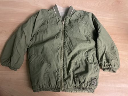 Wendejacke Übergang Zara olivgrün Gr. 104 